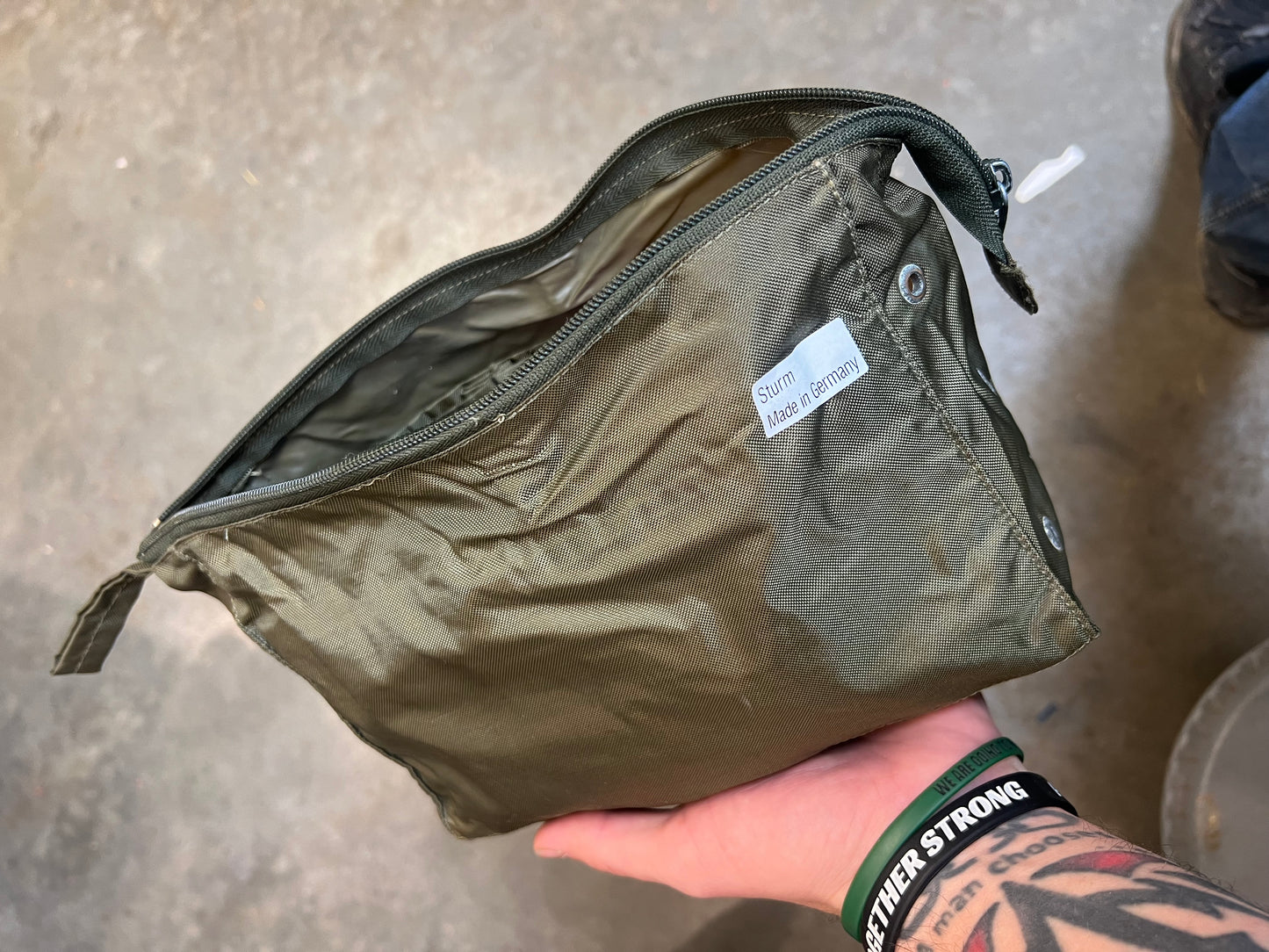 German Military Toiletries Bag (Dopp Kit)