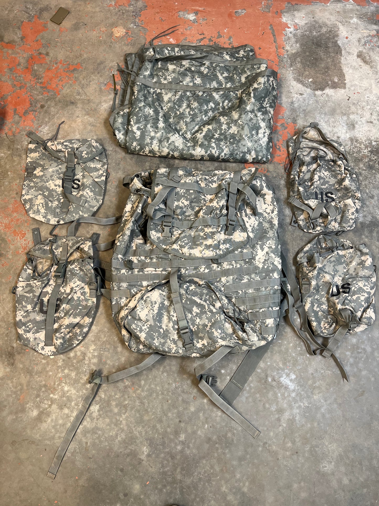 Sustainment pouches