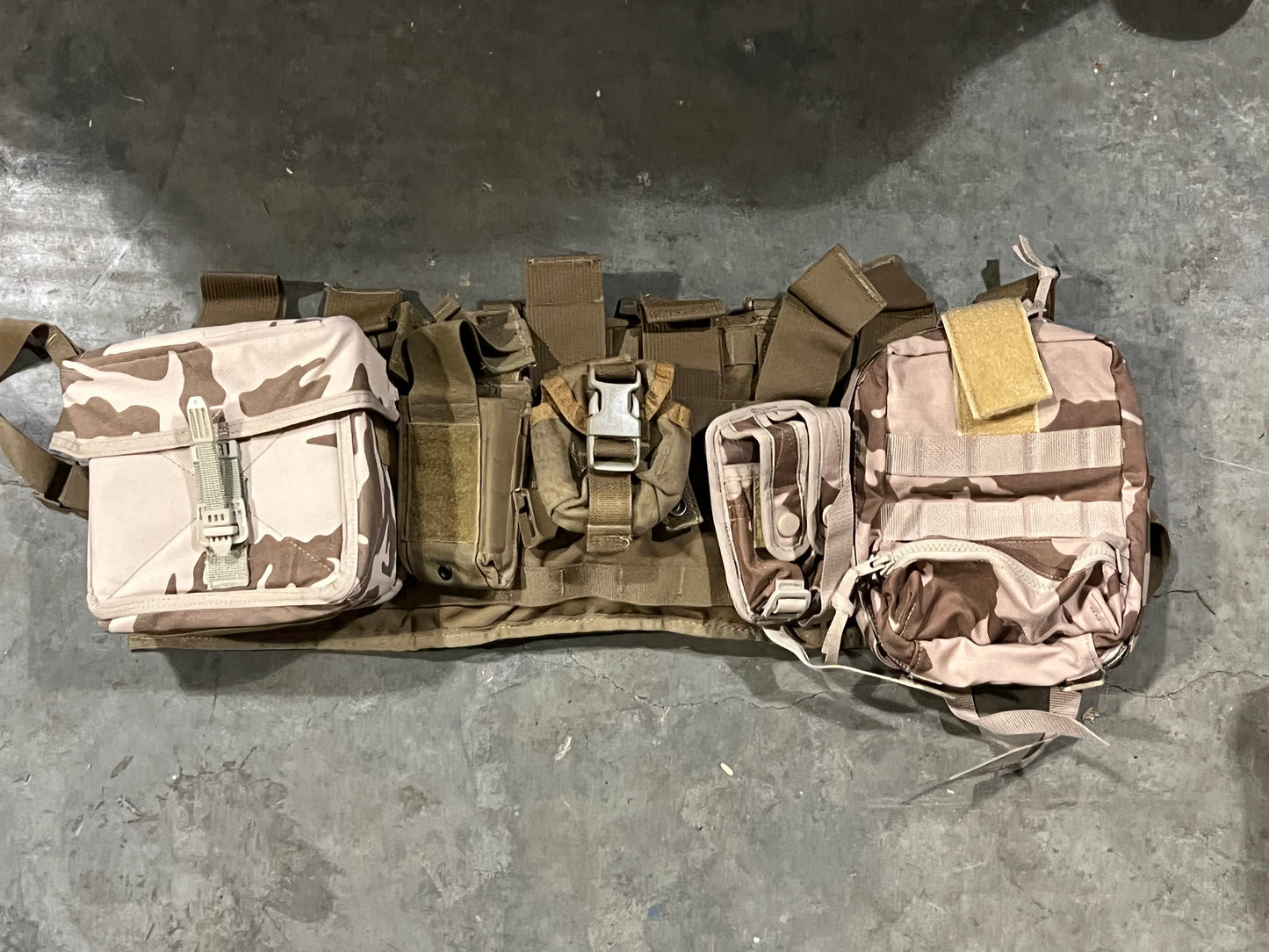 Czech Desert M95 General purpose pouch