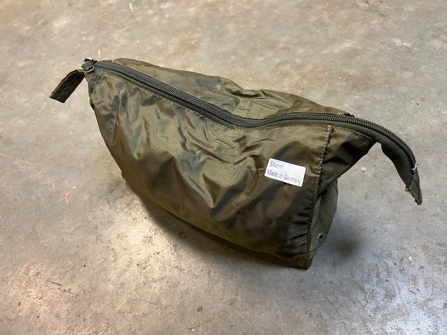 German Military Toiletries Bag (Dopp Kit)