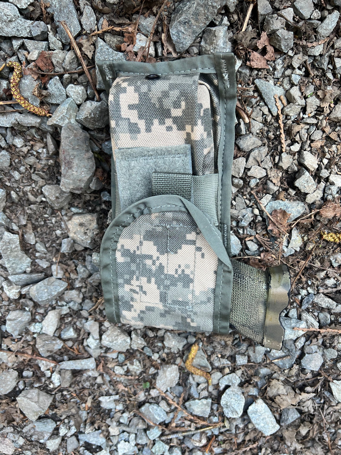 ARMY/MARINE Double magazine pouches (Issued surplus)