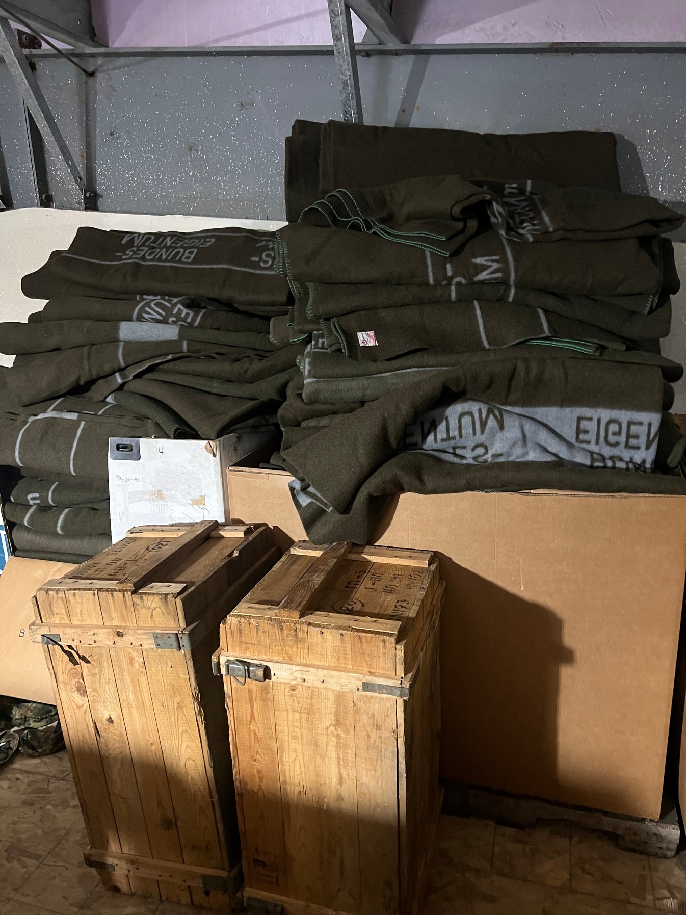 German Military surplus 100% Wool blankets (BUNDESEIGENTUM) – odggllc