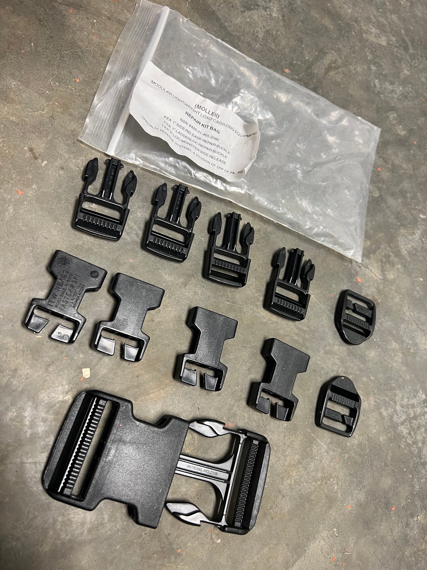 M81 Woodland era buckle repair kit (Black nexus buckles)