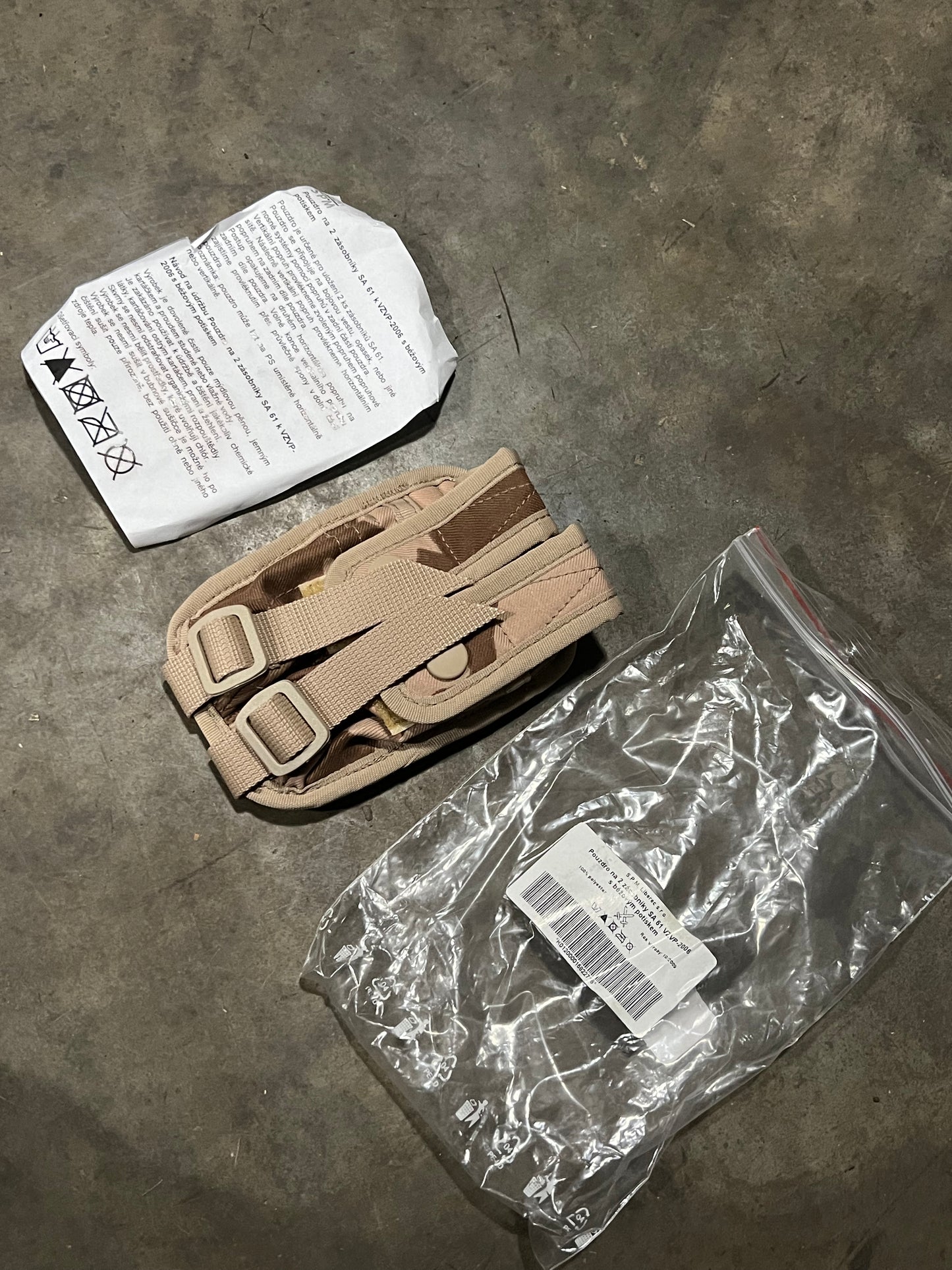 Czech Military Surplus Desert M95 pistol magazine pouches